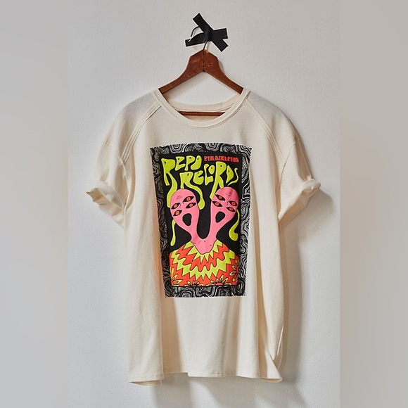 RARE We The Free Repo Records Tee NWOT - Picture 4 of 9